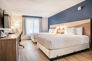 Premium bedding, in-room safe, desk, laptop workspace