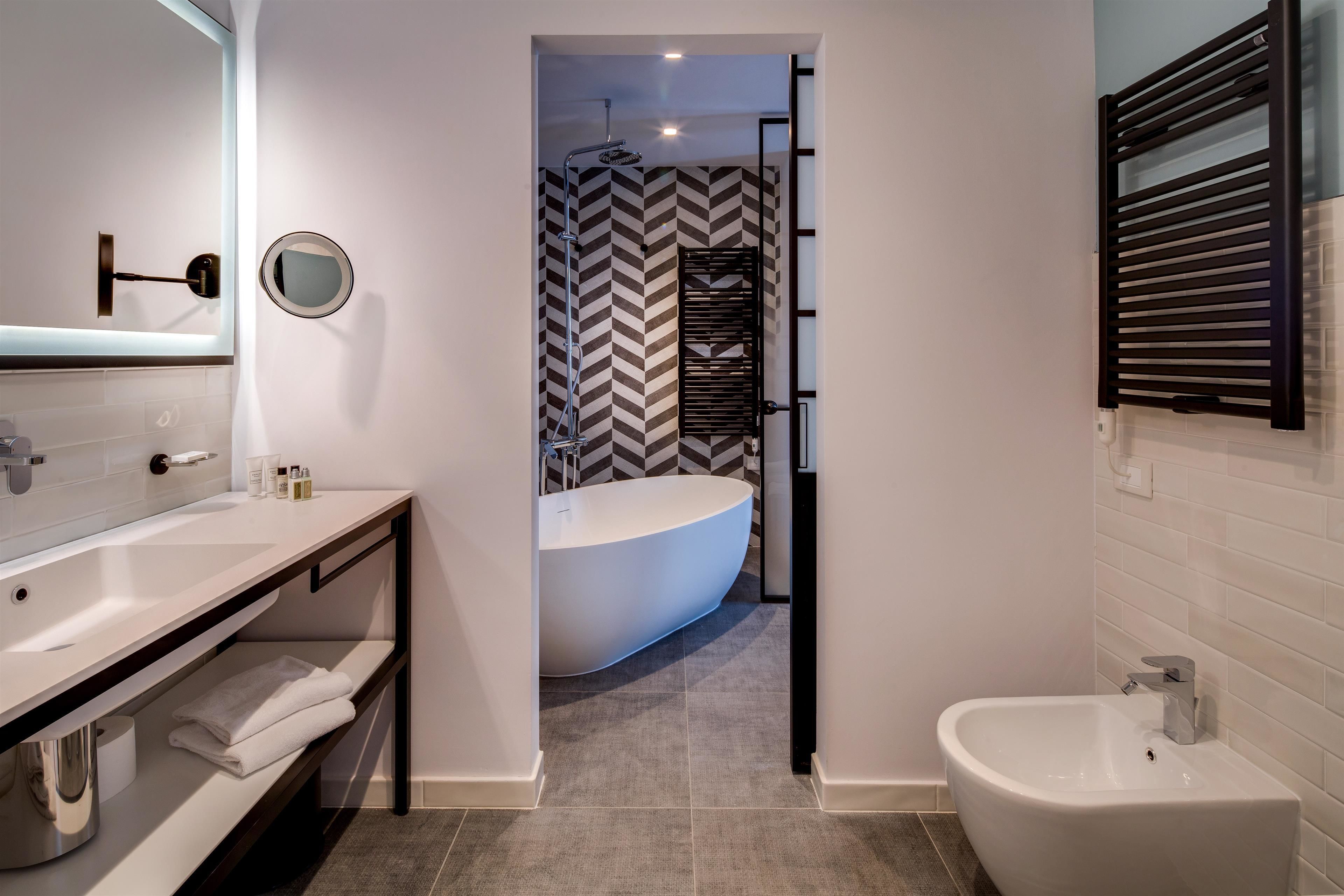Articoli per l'igiene personale ecosostenibili, asciugacapelli, bidet