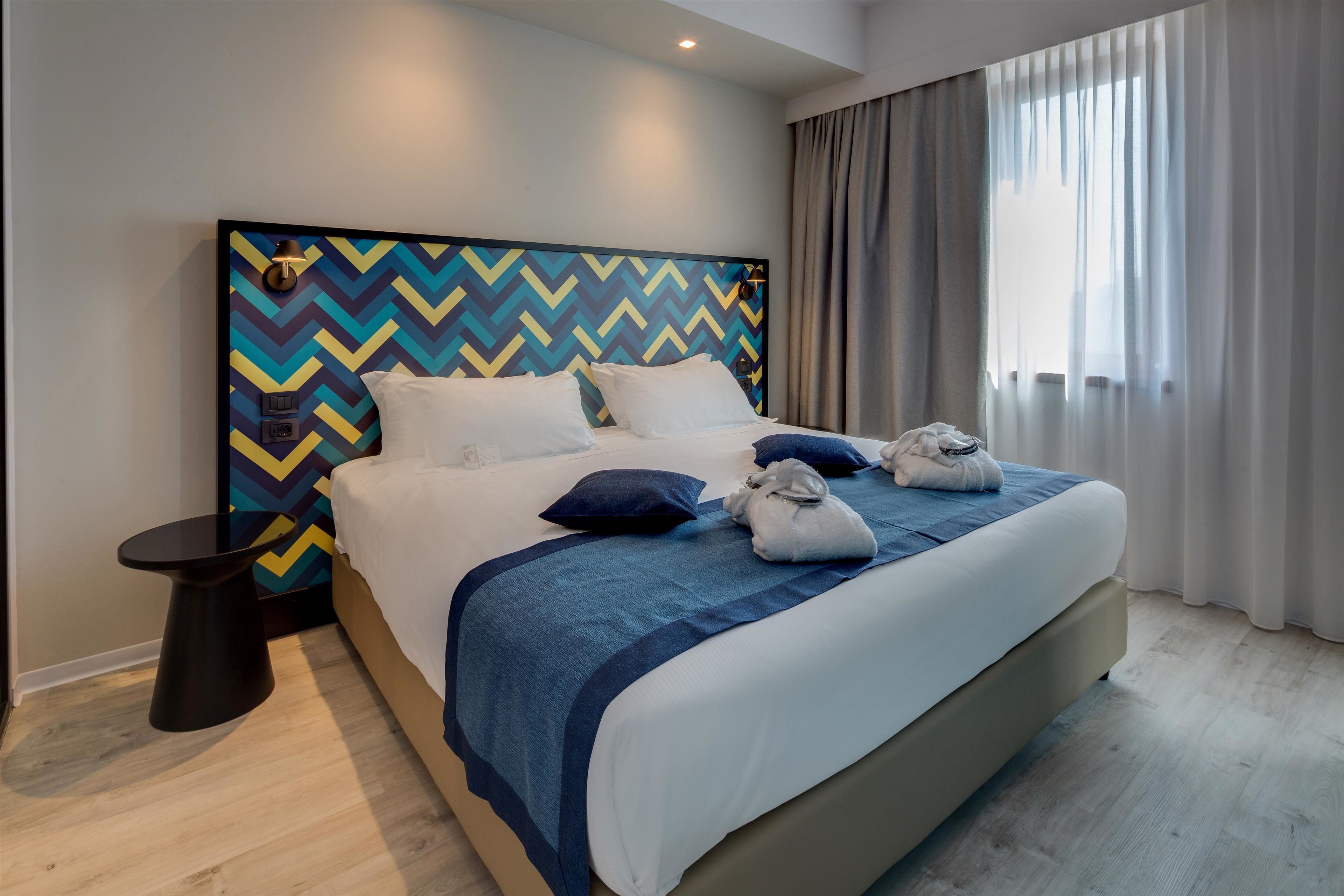 1 bedroom, egyptian cotton sheets, hypo-allergenic bedding