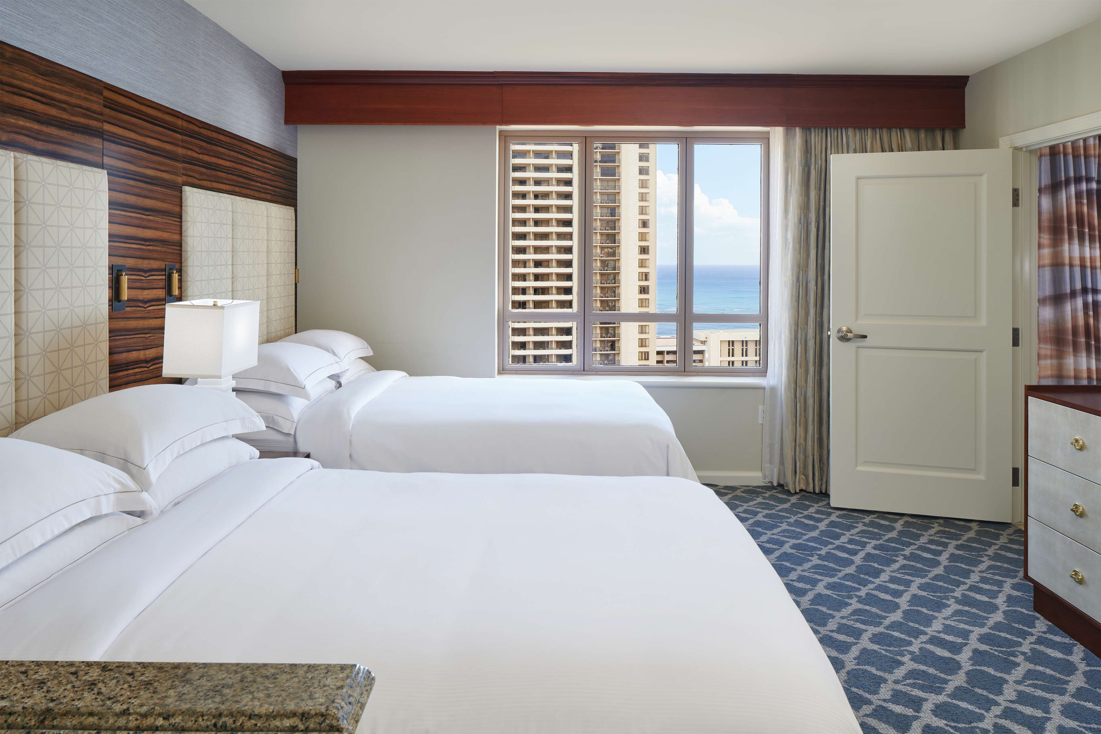 Photo - Hilton Grand Vacations Club Grand Waikikian Honolulu