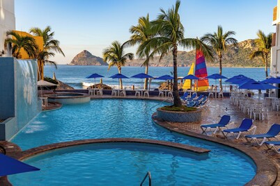 SUITES LAS FLORES BEACH MAZATLAN