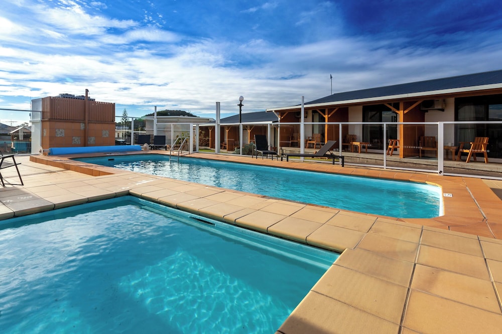 Beachfront Bicheno Hotel by null