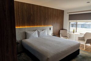 Standard Room | Iron/ironing board, free WiFi, bed sheets, alarm clocks - Beachfront At Bicheno (Bicheno)