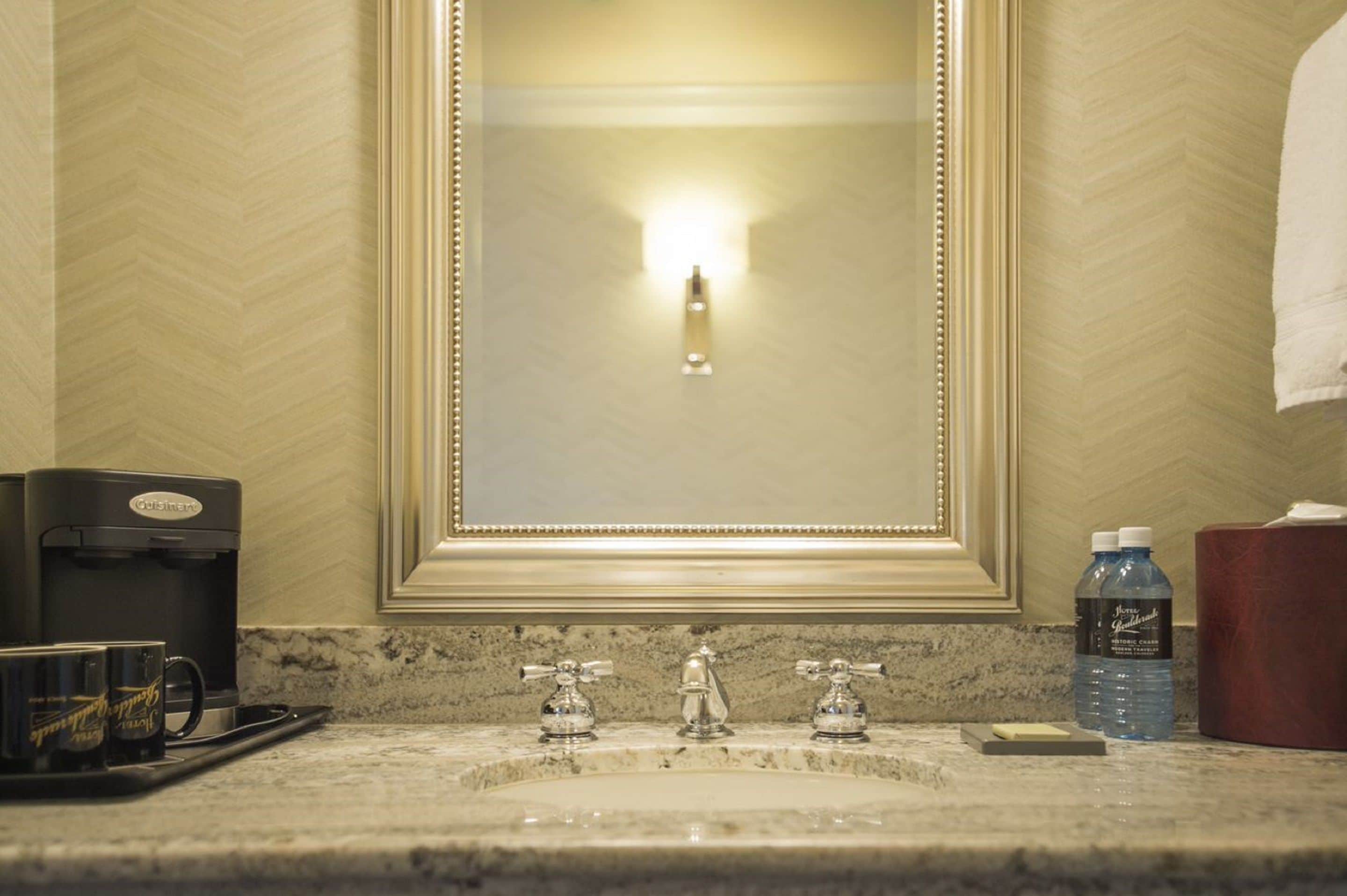 superior room, 1 king bed | 1 bedroom, premium bedding, pillow-top beds, in-room safe