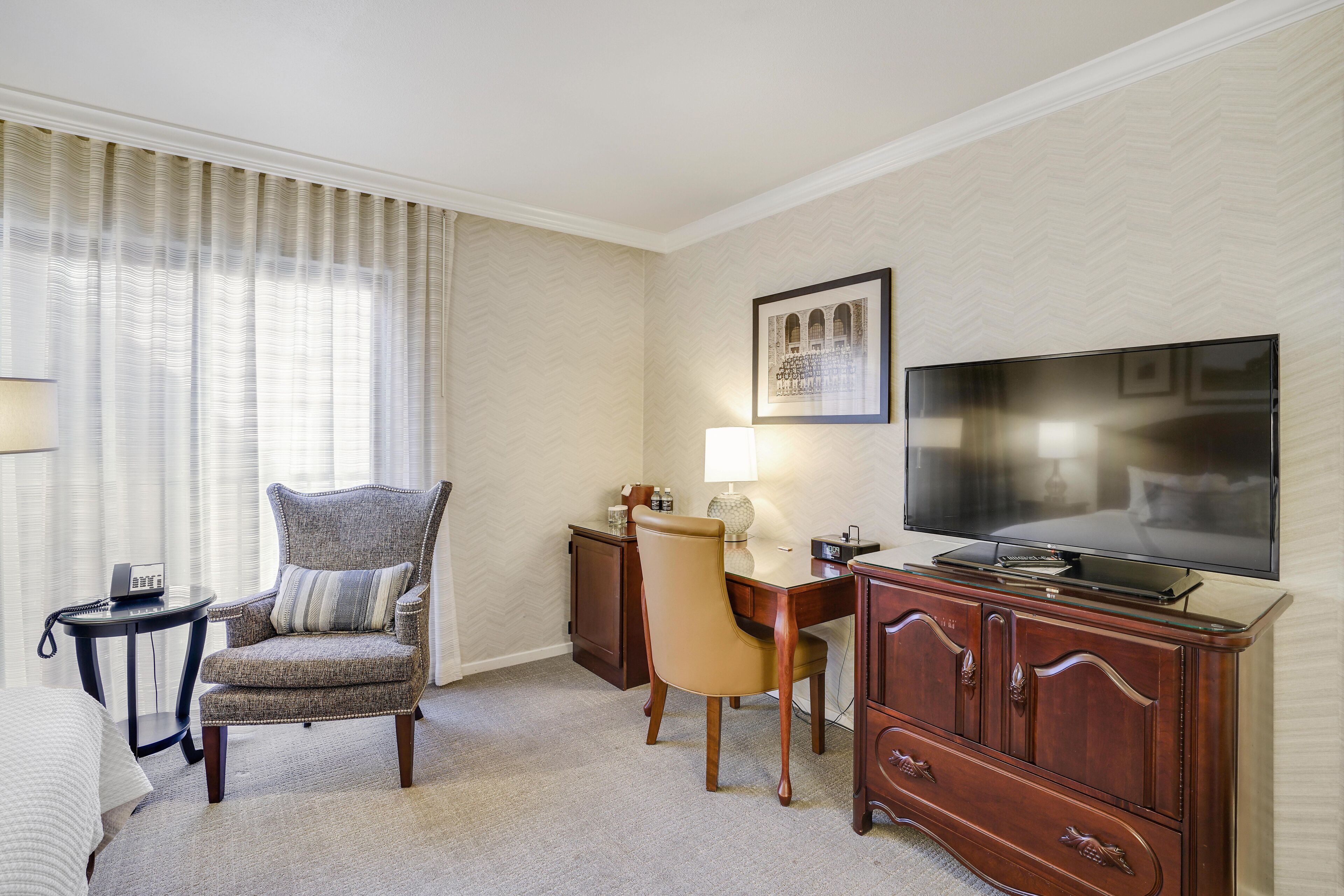 premium room, 1 king bed | 1 bedroom, premium bedding, pillow-top beds, in-room safe