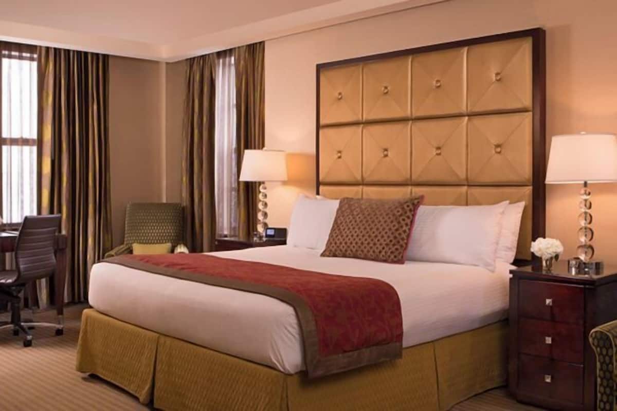 Egyptian cotton sheets, premium bedding, down duvets, pillow-top beds
