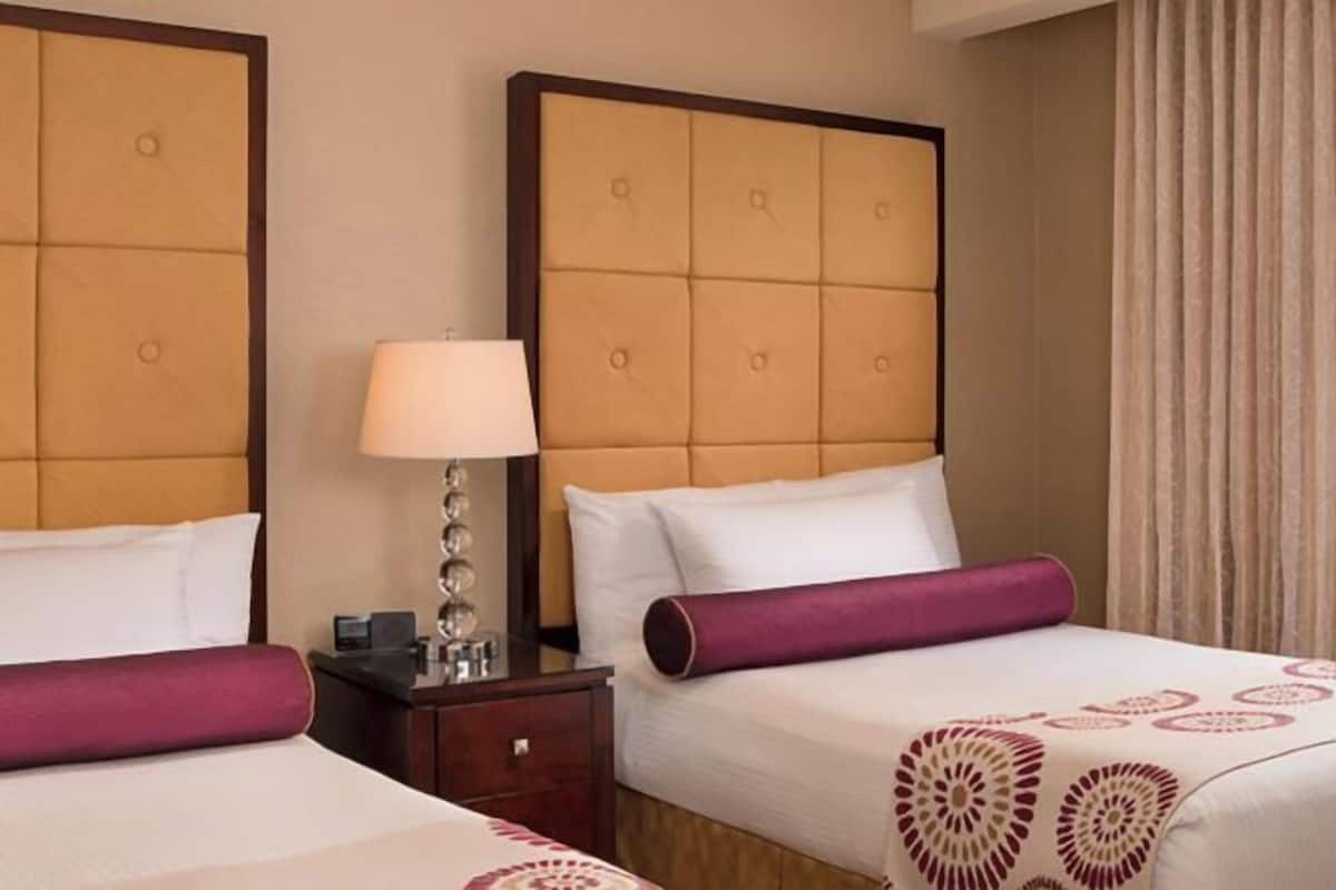 Egyptian cotton sheets, premium bedding, down duvets, pillow-top beds