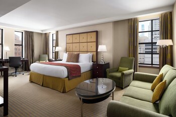 Egyptian cotton sheets, premium bedding, down comforters, pillowtop beds at Millennium Knickerbocker Chicago