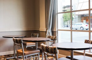 Free daily on-the-go breakfast - City Center Inn & Suites (San Francisco)