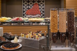 Daily buffet breakfast (CHF 29 per person)