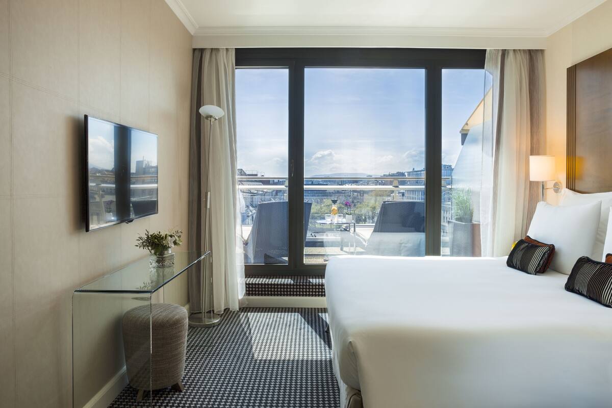Căn hộ Executive (Terrace Suite) | Bộ đồ giường kháng dị ứng, két bảo mật tại phòng, bàn 