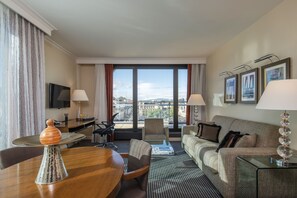 Executive Apartment, Club lounge access (Terrace Suite) | In-room business centre - Warwick Geneva (Geneva)