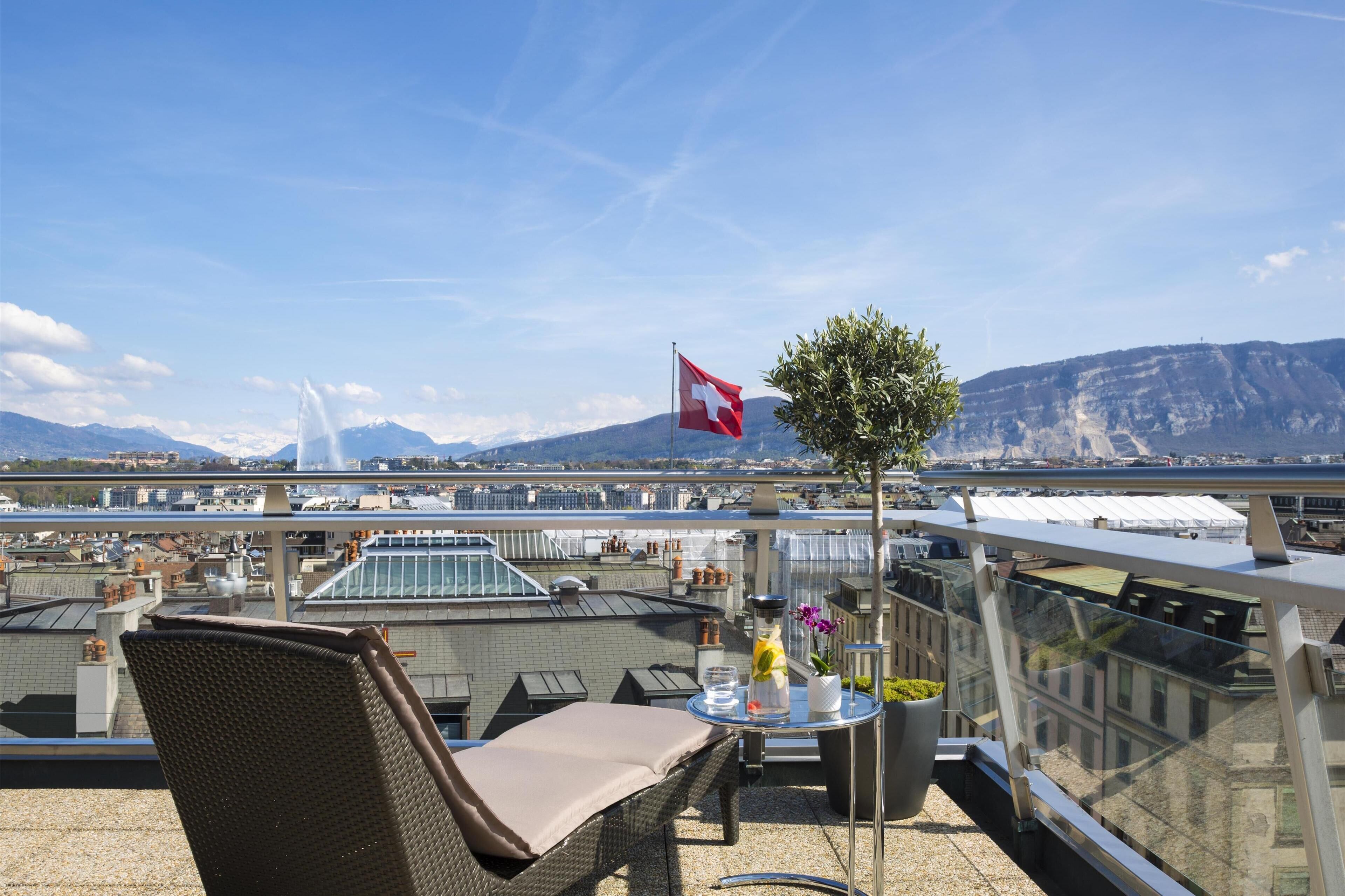 Literie hypoallergénique, coffres-forts dans les chambres, bureau