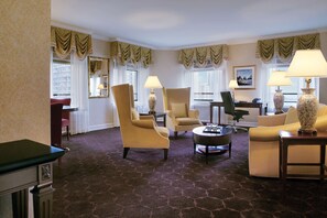 1 bedroom, premium bedding, down comforters, pillowtop beds