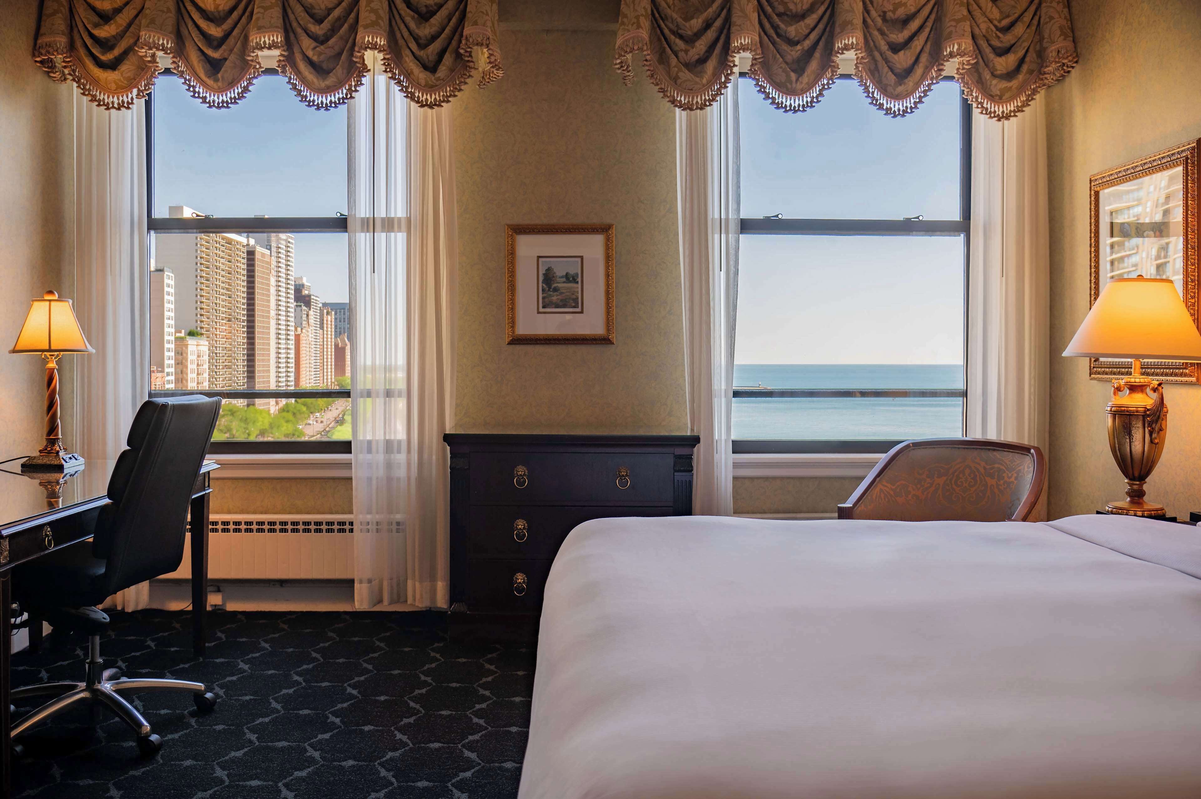 1 Schlafzimmer, hochwertige Bettwaren, Daunenbettdecken