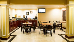 Free daily continental breakfast - Econo Lodge Blythe (Blythe)