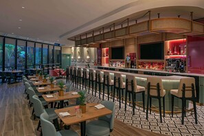 Déjeuner et dîner servis sur place, cuisine américaine