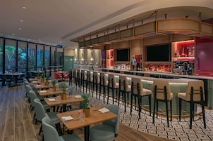 Breakfast and lunch served, American cuisine