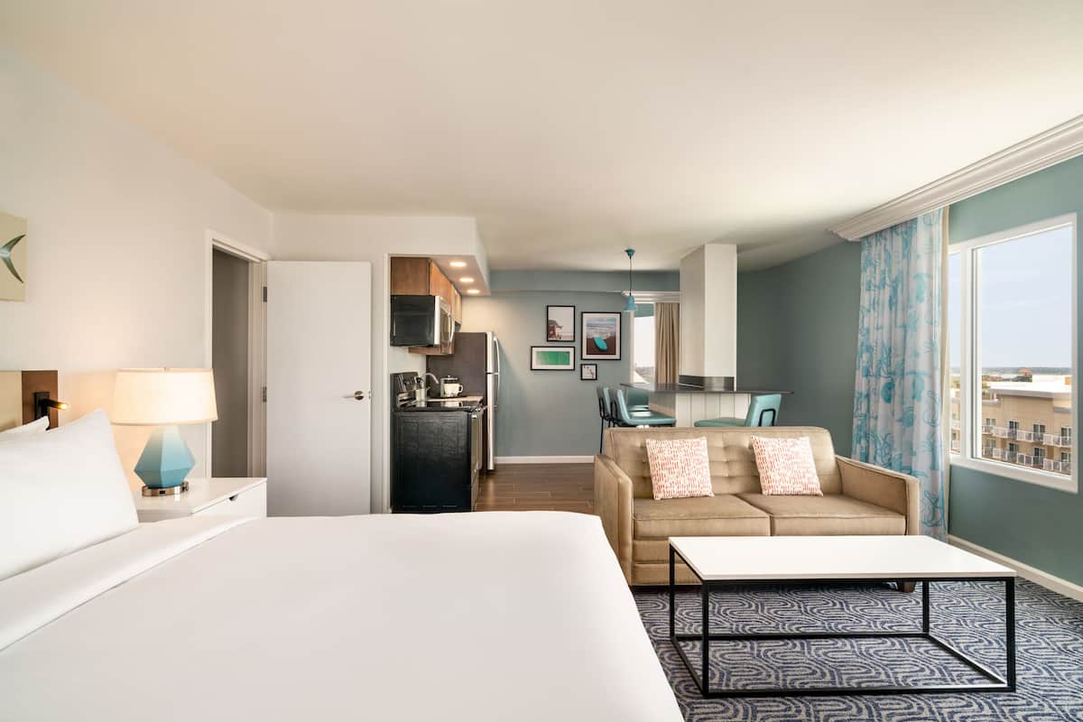 1 bedroom, in-room safe, desk, laptop workspace