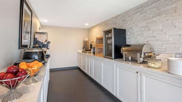 Free daily continental breakfast
