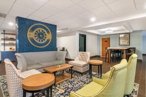 Lobby - The Clocktower Hotel Latham - North Albany, an Ascend Collection Hotel (Cohoes)