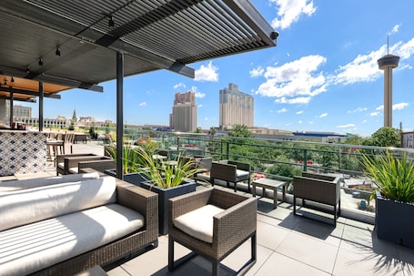 Terrace/patio. Fairmount Hotel