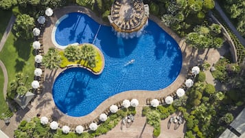 Piscina stagionale all'aperto, ombrelloni da piscina
