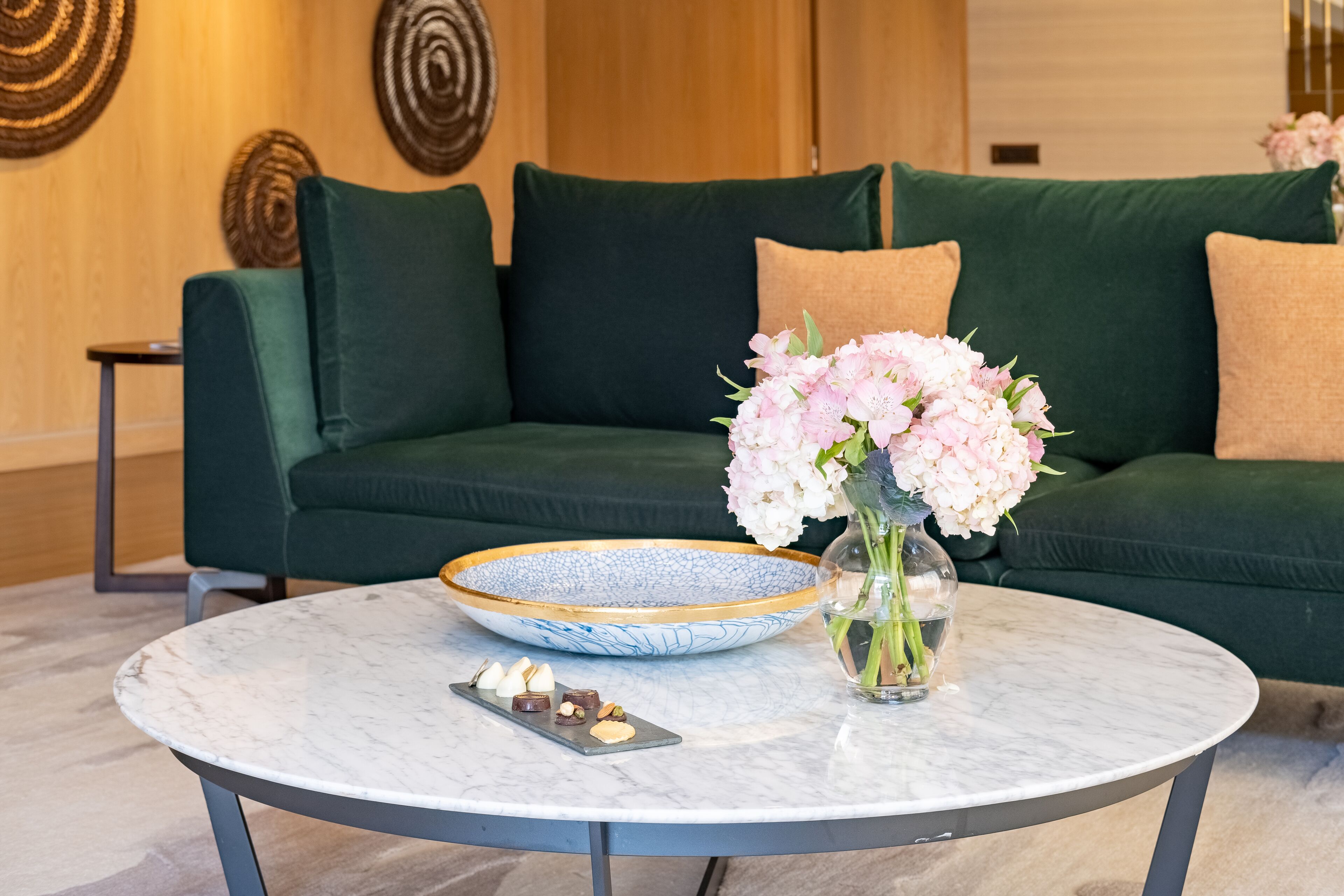 1 bedroom, premium bedding, down duvets, minibar