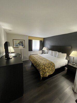 1 Schlafzimmer, Pillowtop-Betten, Schreibtisch, Verdunkelungsvorhänge