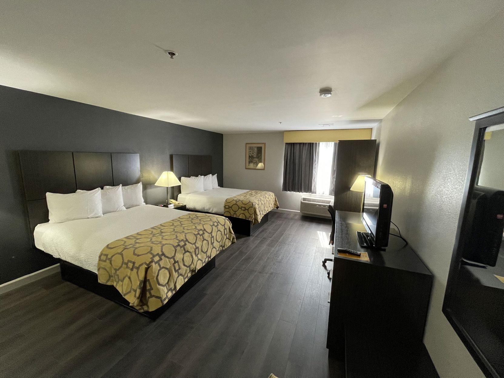 1 chambre, lit avec matelas à plateau-coussin, bureau