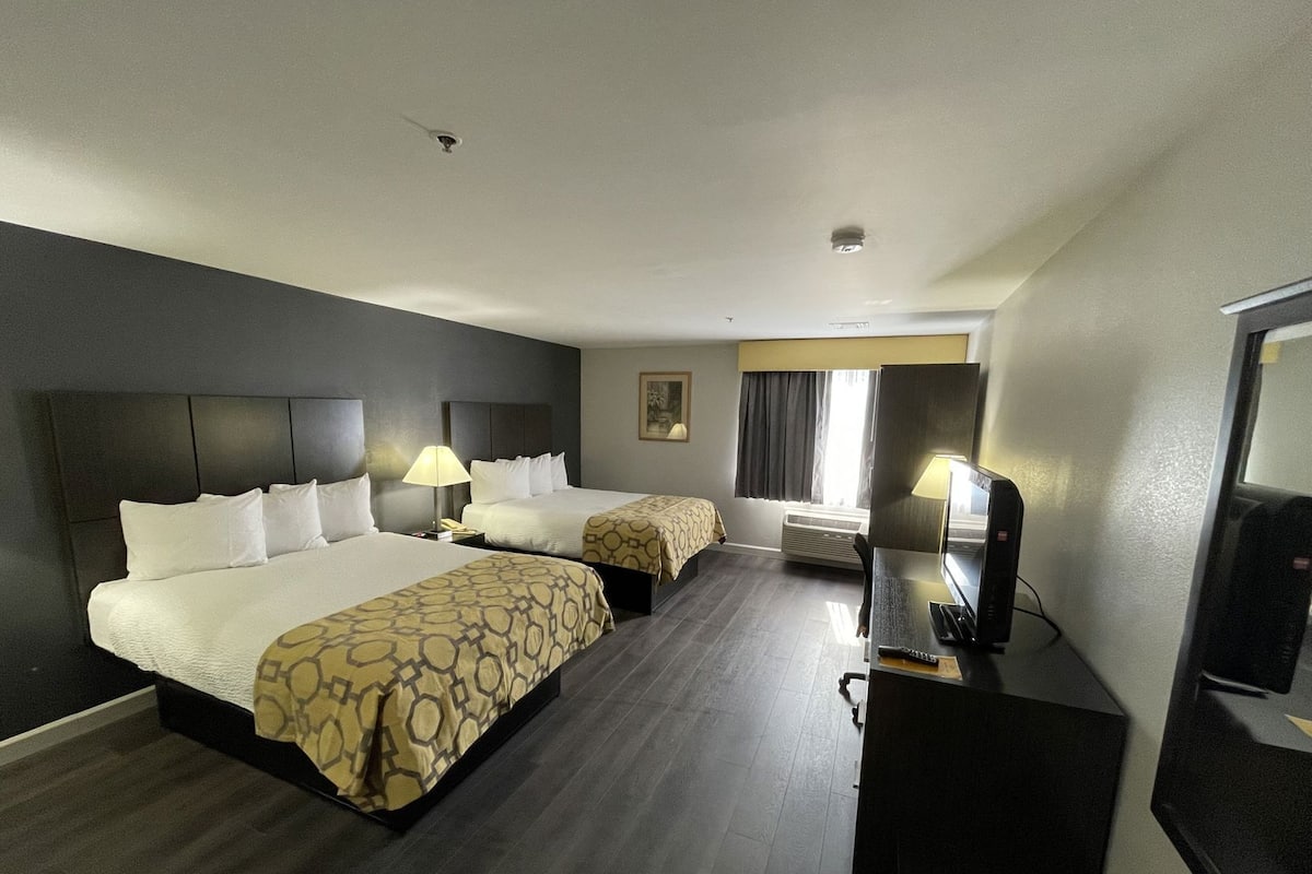 1 chambre, lit avec matelas Ă plateau-coussin, bureau