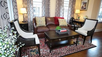 Huoneisto, 1 suuri parisänky | Oleskelualue | Plasmatelevisio