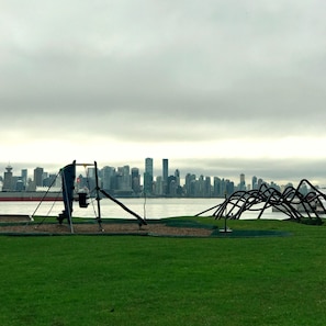 Children’s play area – outdoor - Coast Lonsdale Quay Hotel (North Vancouver)