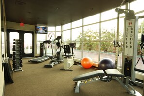Fitness facility - Coast Lonsdale Quay Hotel (North Vancouver)