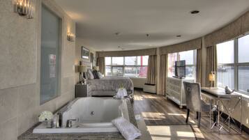 Panoramic Suite, 1 Katil Raja (King), Ocean View | 1 bilik tidur, peralatan tempat tidur hipoalergenik