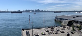 Lonsdale Quay Hotel