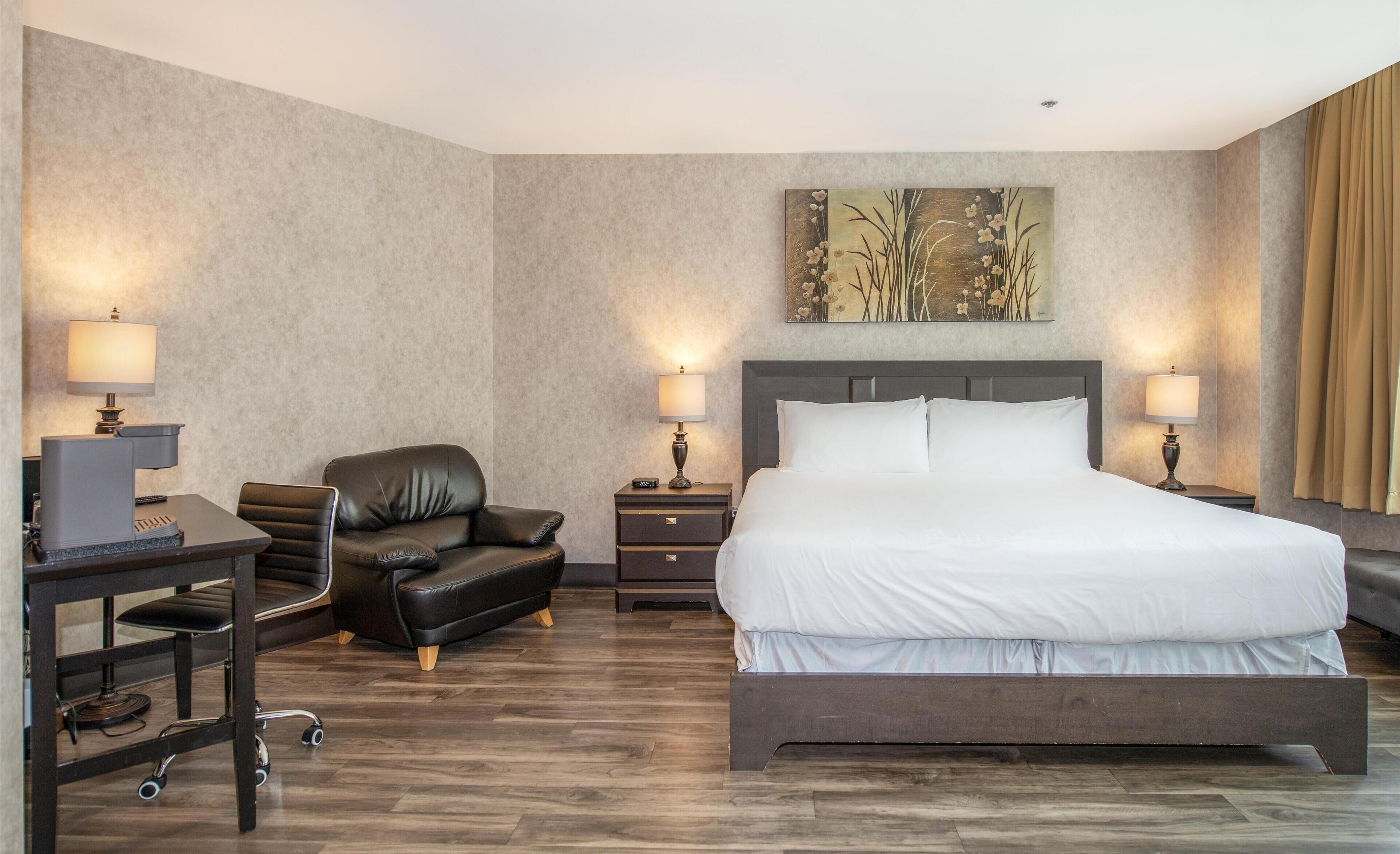 Phòng, 1 giường cỡ king | Bộ đồ giường kháng dị ứng, trang bị nội thất với thiết kế riêng biệt 