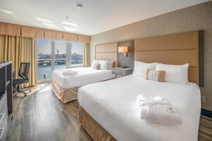 尊荣客房, 2 张大床 | 防过敏的被褥、特色家居、办公桌、笔记本电脑工作区