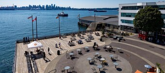 โคสต์ ลอนส์เดล เคว โรงแรม