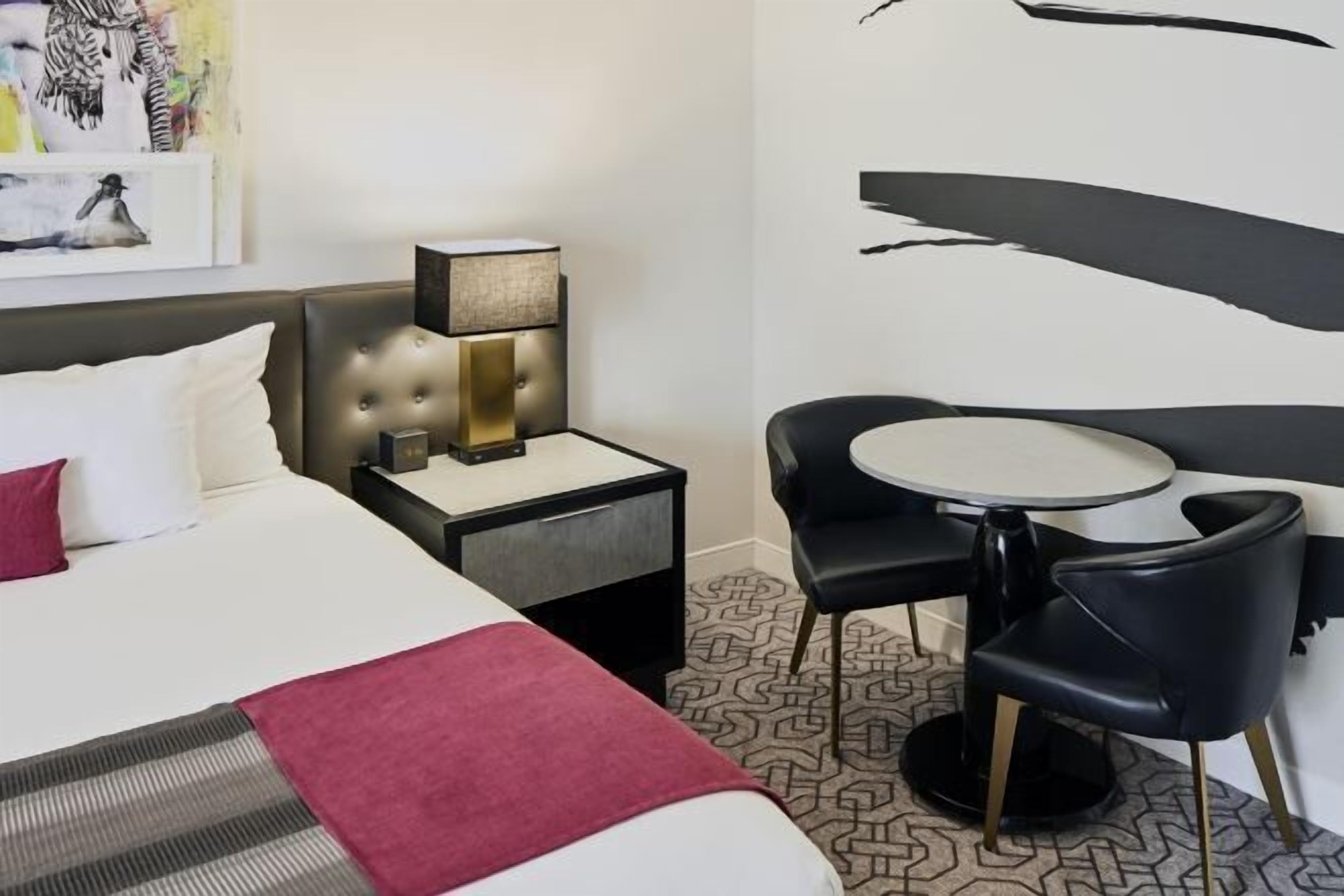 Literie de qualité supérieure, coffres-forts dans les chambres, bureau