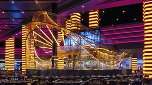 5 bars/lounges, poolside bar - Planet Hollywood Resort & Casino (Las Vegas)