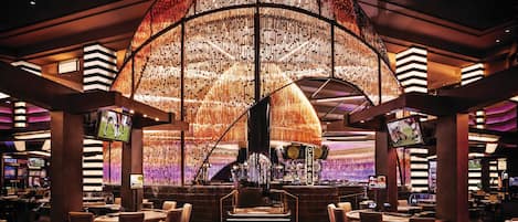 5 bars/lounges, poolside bar