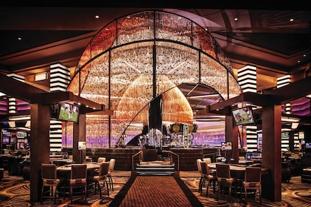 5 bars/lounges, poolside bar
