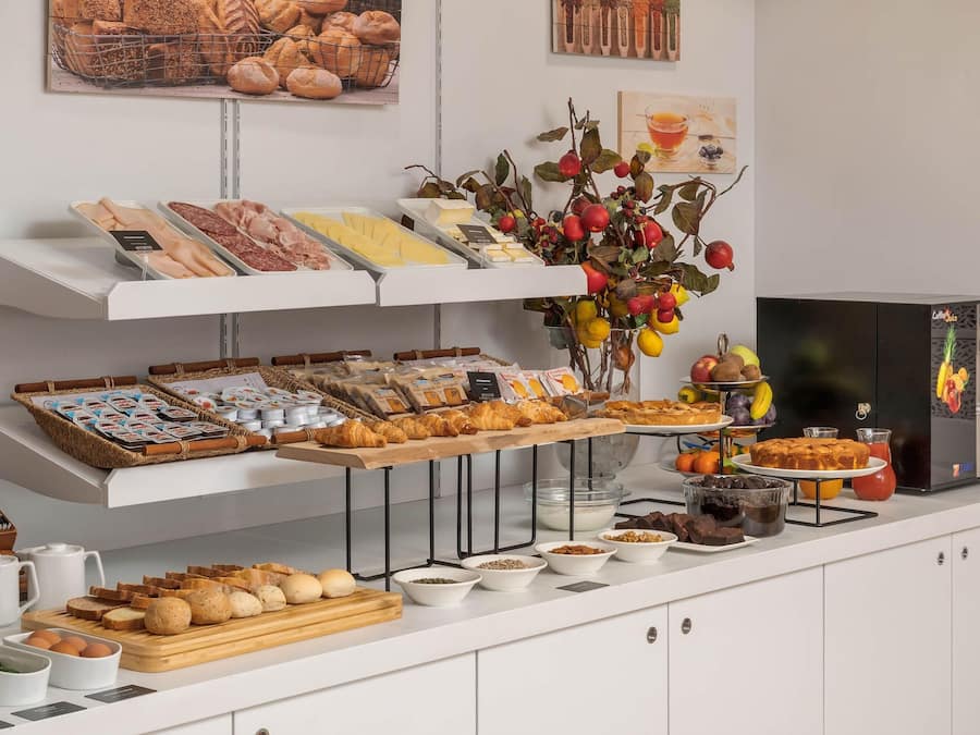 Aperto a pranzo e cena, cucina locale