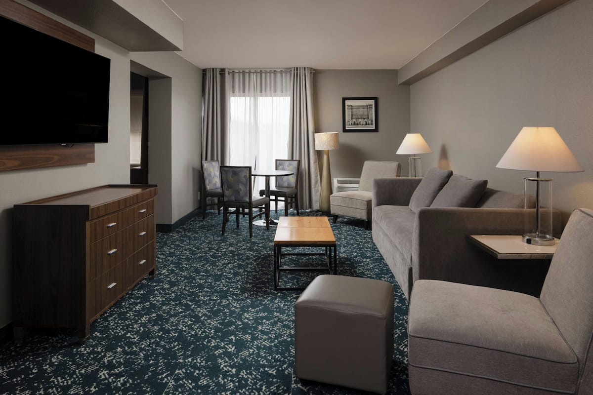 Suite, 1 King Bed with Sofa bed | Living room