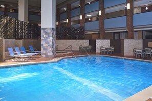 Piscine intérieure