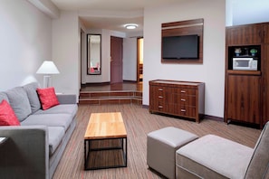 Suite, 1 King Bed with Sofa bed, Non Smoking | Premium bedding, desk, laptop workspace, iron/ironing board