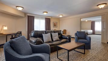 Family Suite, Multiple Beds, Non Smoking, Refrigerator & Microwave | Premium bedding, down comforters, pillowtop beds, in-room safe