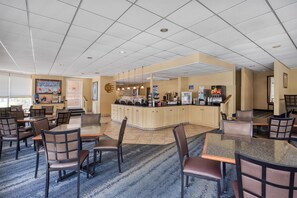 Desayuno completo incluido todos los días