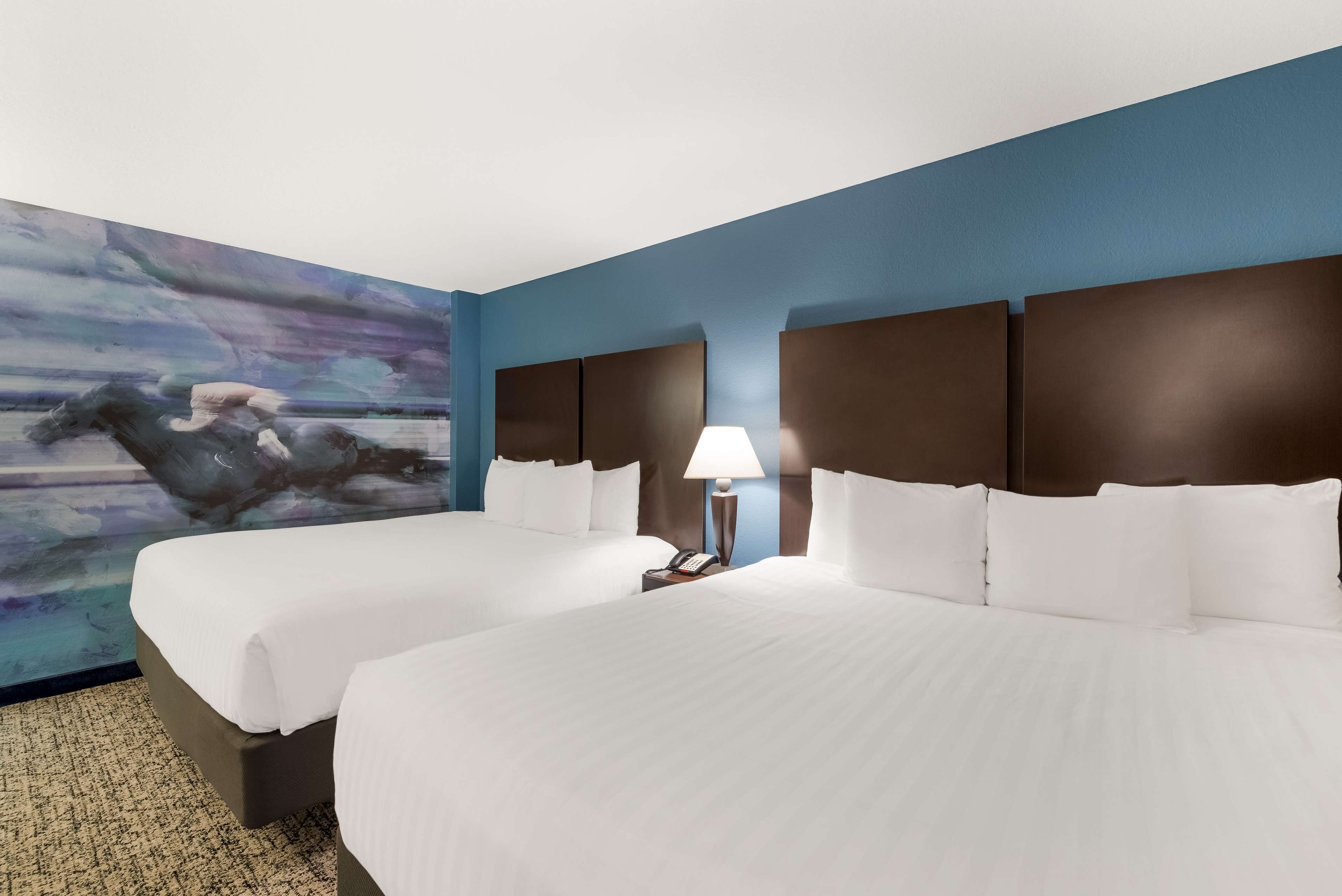 suite, multiple beds, non smoking, refrigerator & microwave | premium bedding, down duvets, pillow-top beds, in-room safe